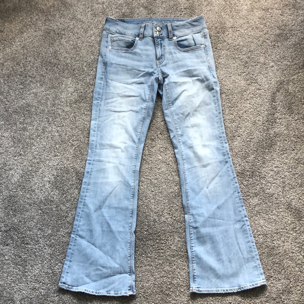 American Eagle Artist Flare size 4 short